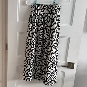 Chic Black and White Patterned Midi Skirt (XS)
